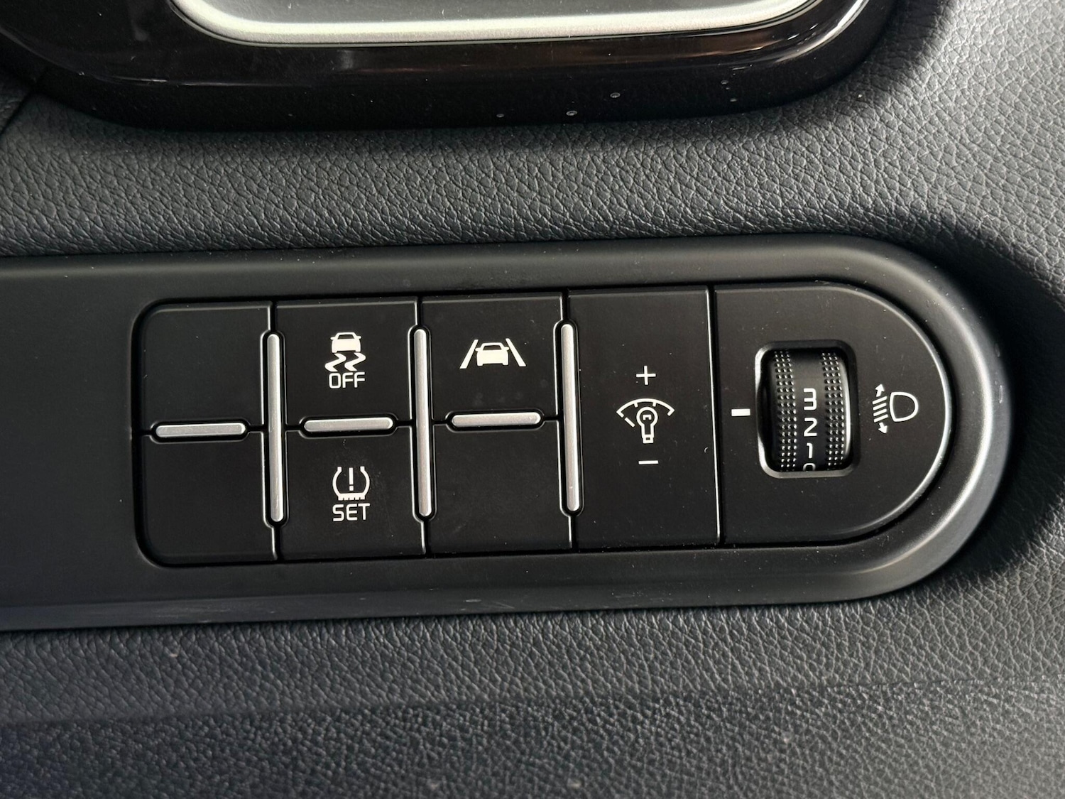 Used Kia XCeed 2023 for sale - 77221873: Photo 25