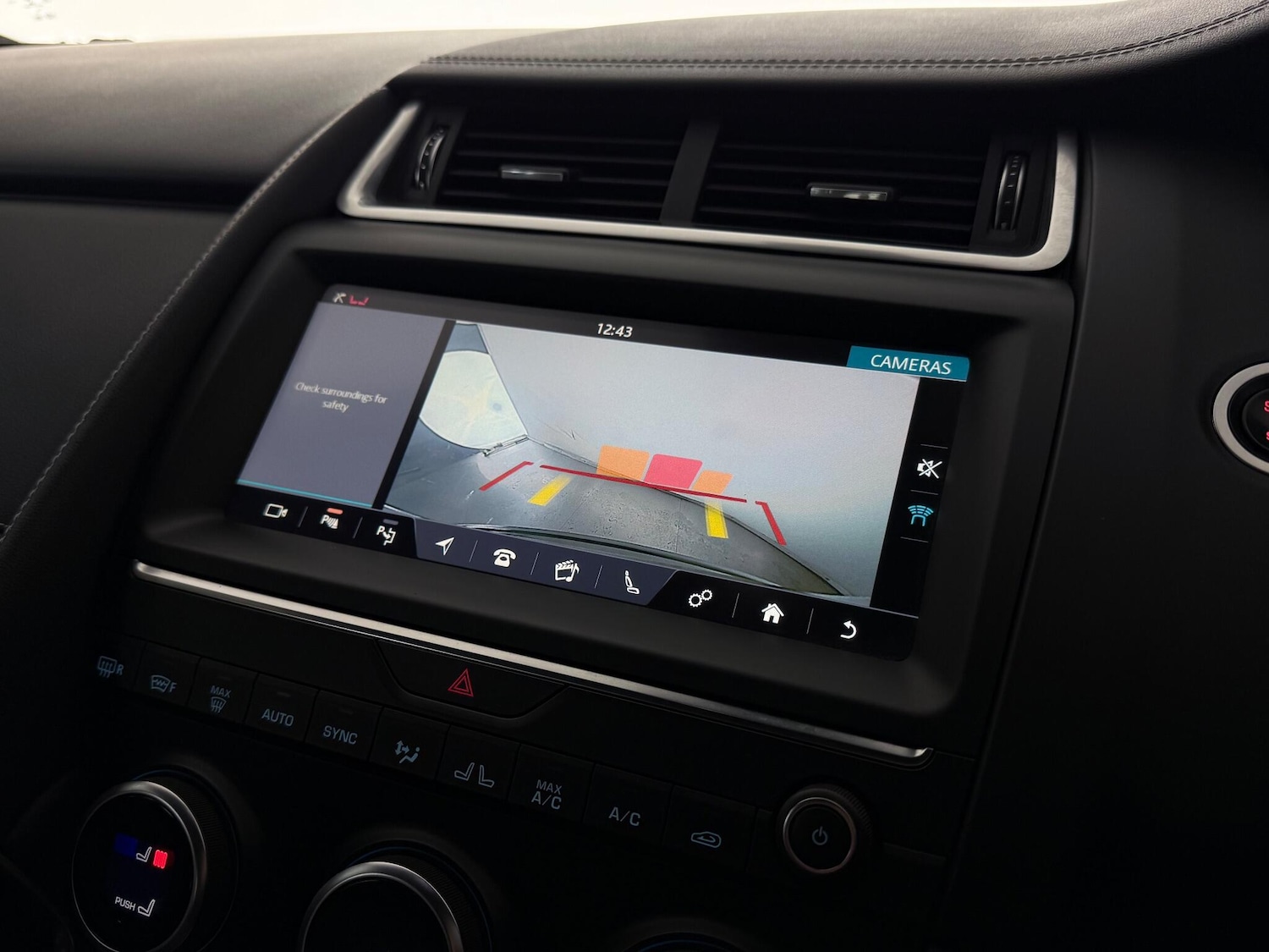 Used Jaguar E-Pace 2018 for sale - 77246683: Photo 31