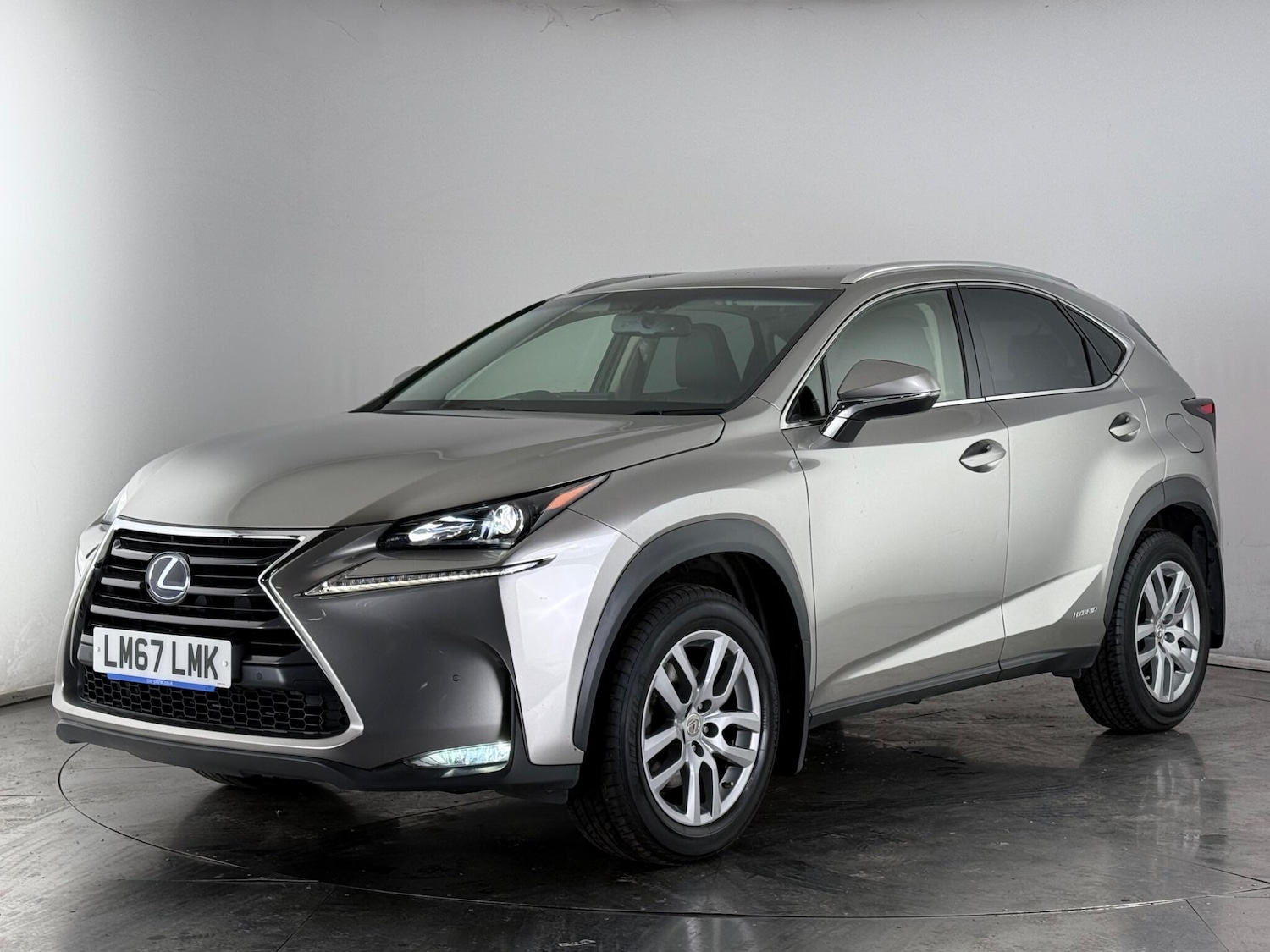 Used Lexus NX 2017 for sale - 77769870: Photo 2