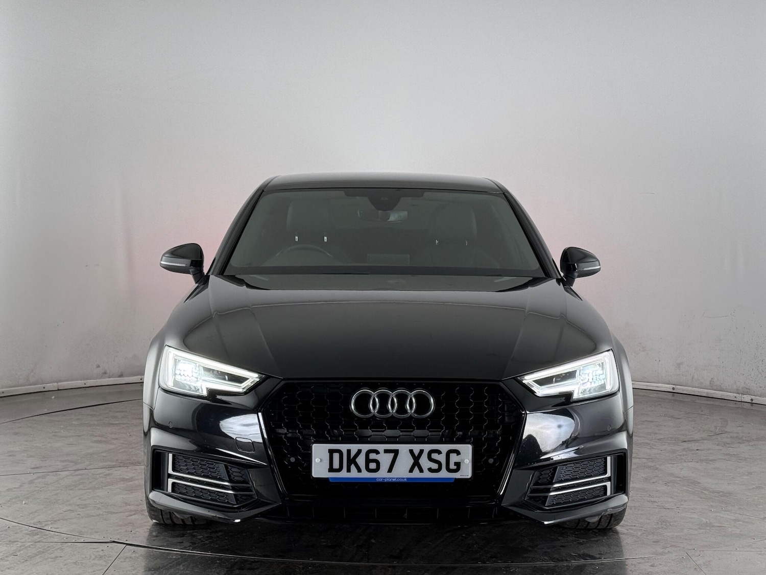 Used Audi A4 2017 for sale - 77182394: Photo 2