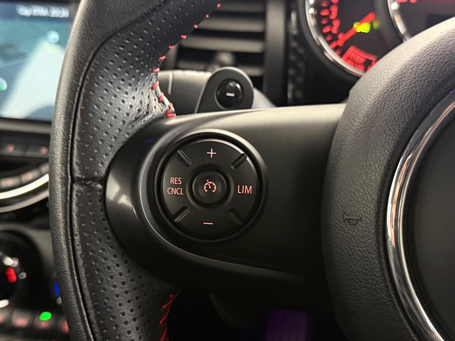 Used MINI Hatch 2019 for sale - 77182646: Photo 15