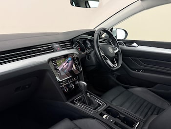 Used Volkswagen Passat 2023 for sale - 78637148: Photo