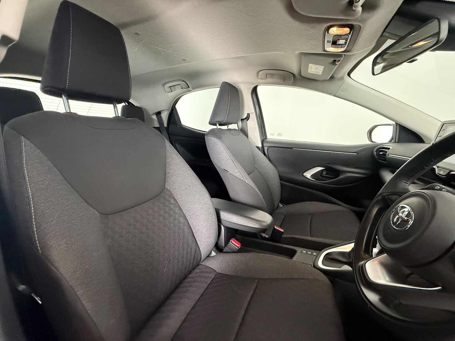 Used Toyota Yaris 2022 for sale - 77182335: Photo 10