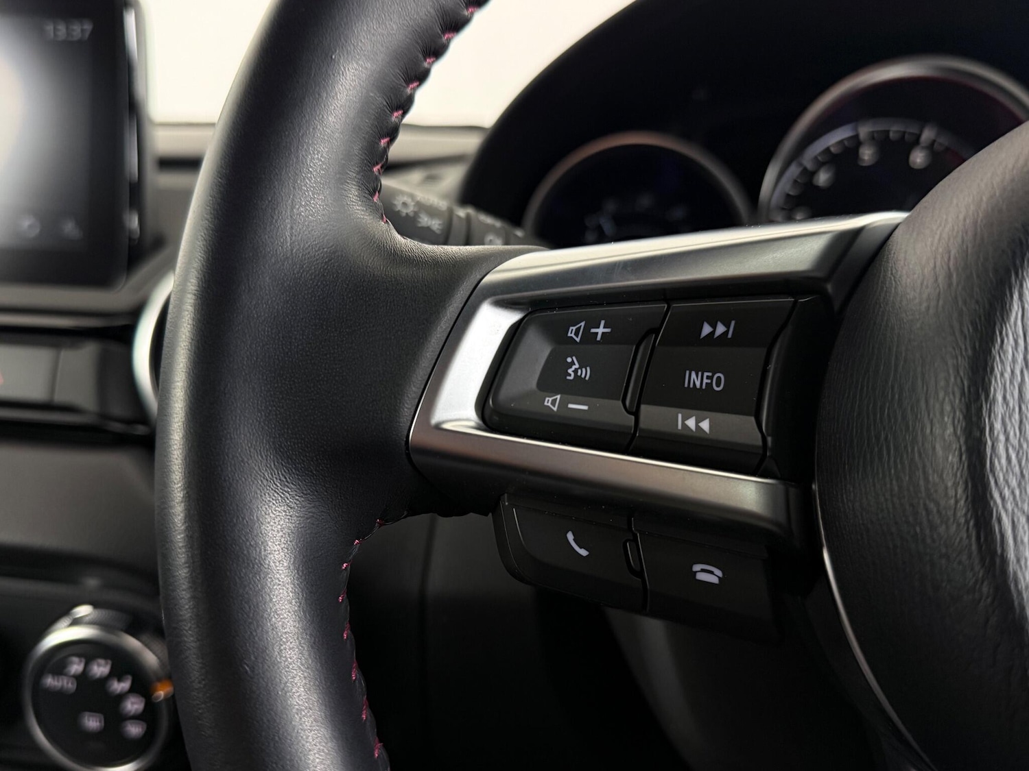 Used Mazda MX-5 2018 for sale - 76772016: Photo 27