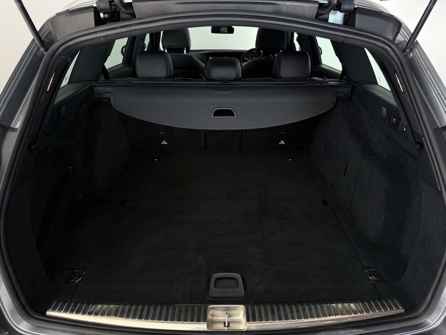 Used Mercedes-Benz E Class 2018 for sale - 77243984: Photo 10