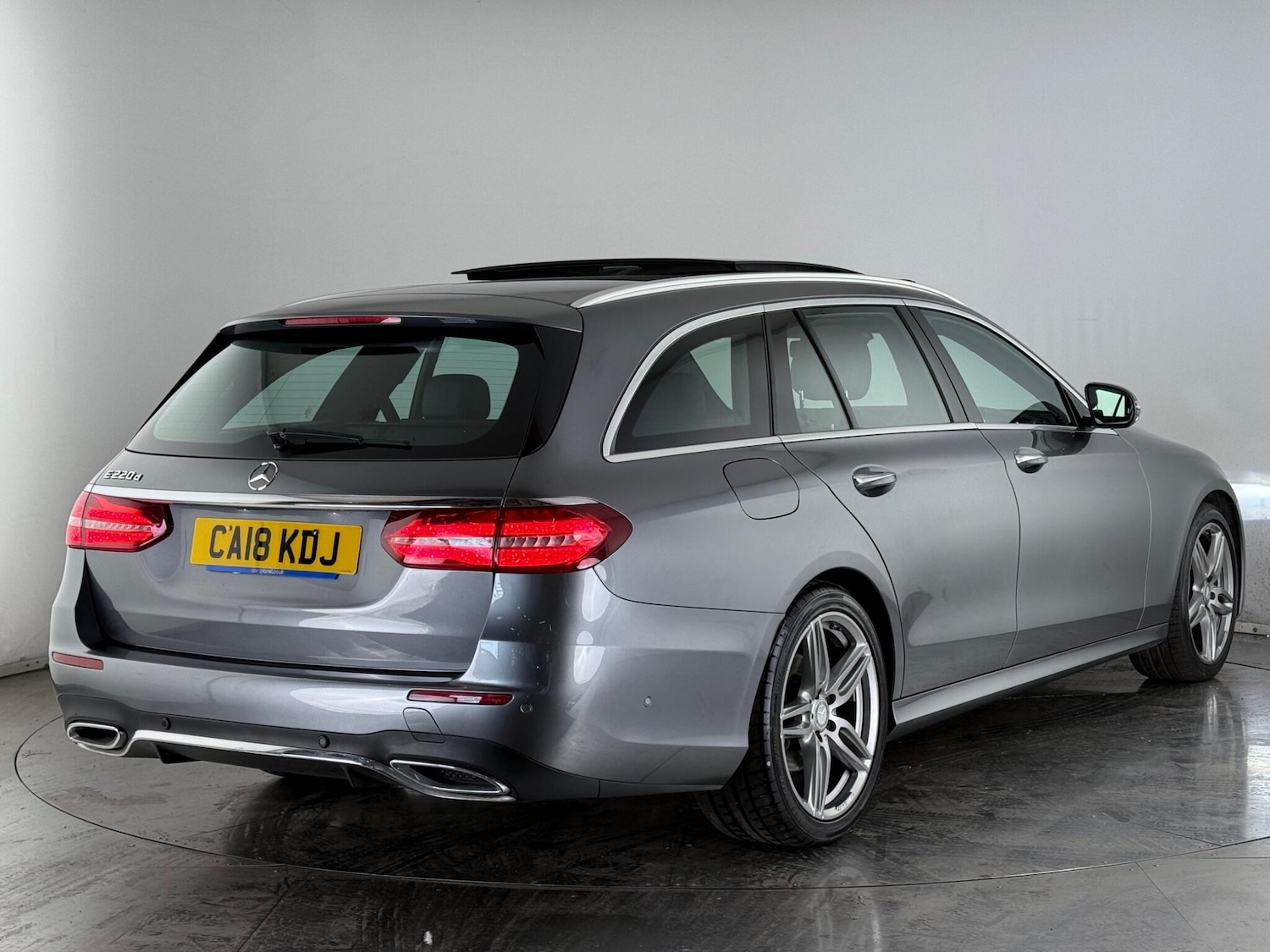 Used Mercedes-Benz E Class 2018 for sale - 77243984: Photo 4