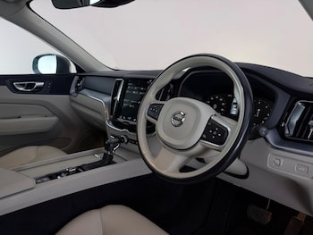 Used Volvo XC60 2019 for sale - 79497338: Photo