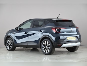 Used Renault Captur 2023 for sale - 78101608: Photo