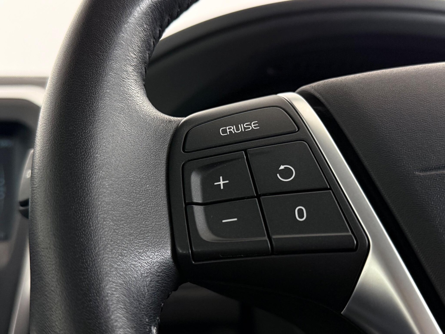 Used Volvo XC60 2017 for sale - 77182998: Photo 19