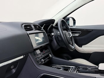 Used Jaguar F-Pace 2019 for sale - 78574182: Photo
