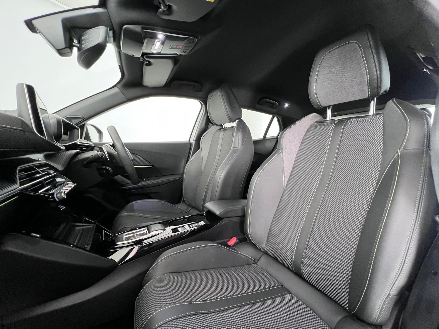 Used Peugeot 2008 2023 for sale - 76467015: Photo 14