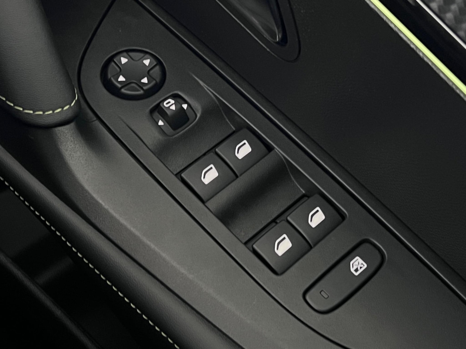 Used Peugeot 2008 2023 for sale - 76467015: Photo 35