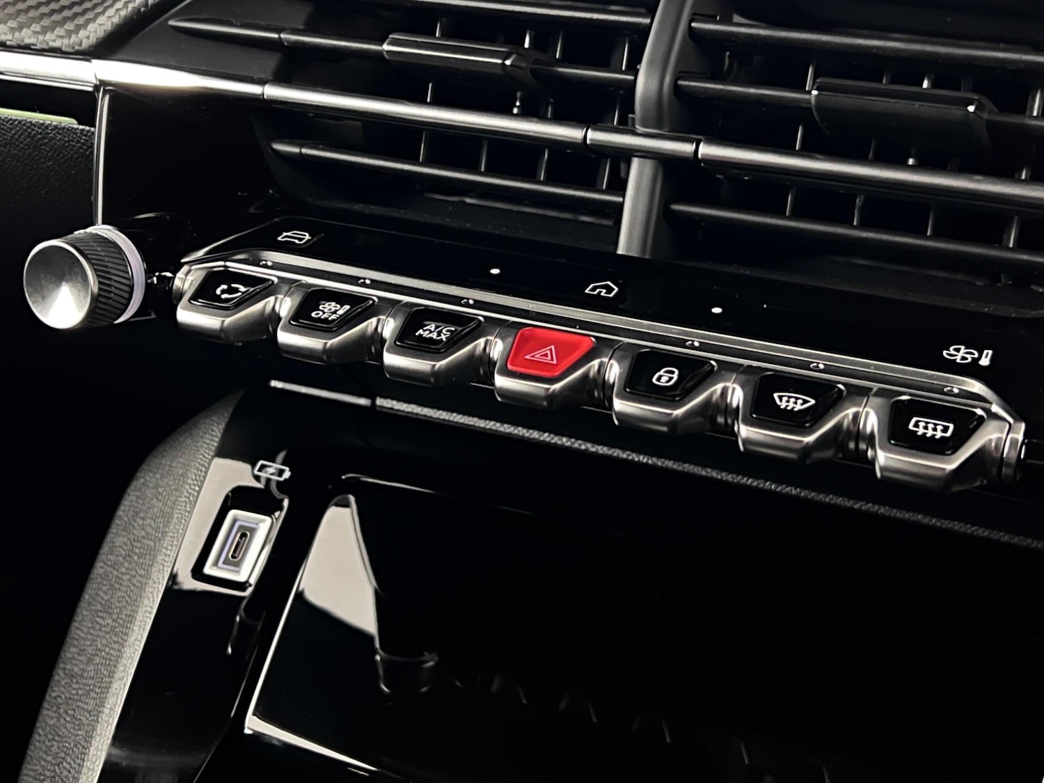 Used Peugeot 2008 2023 for sale - 76467015: Photo 38