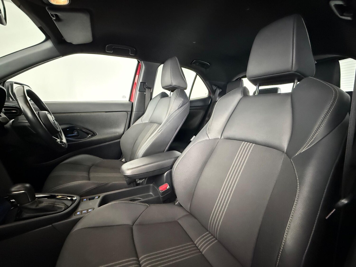 Used Toyota Yaris Cross 2022 for sale - 77359353: Photo 12