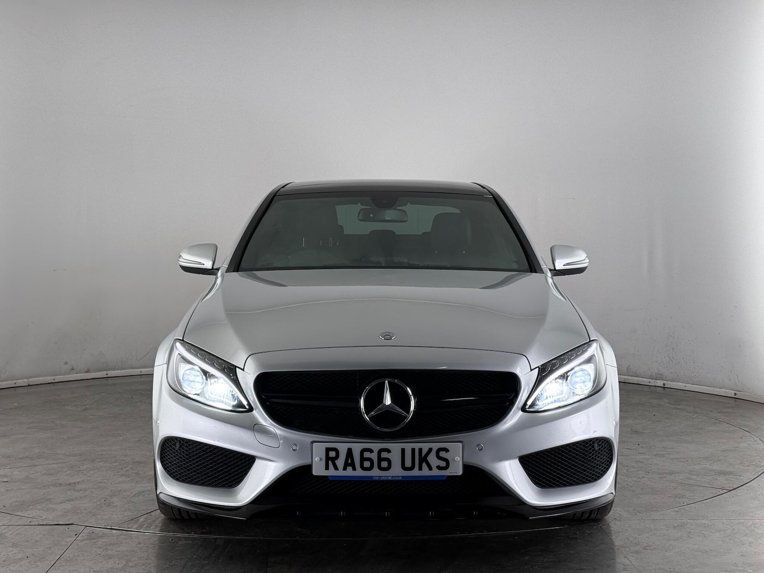 Used Mercedes-Benz C Class 2018 for sale - 77183157: Photo 2