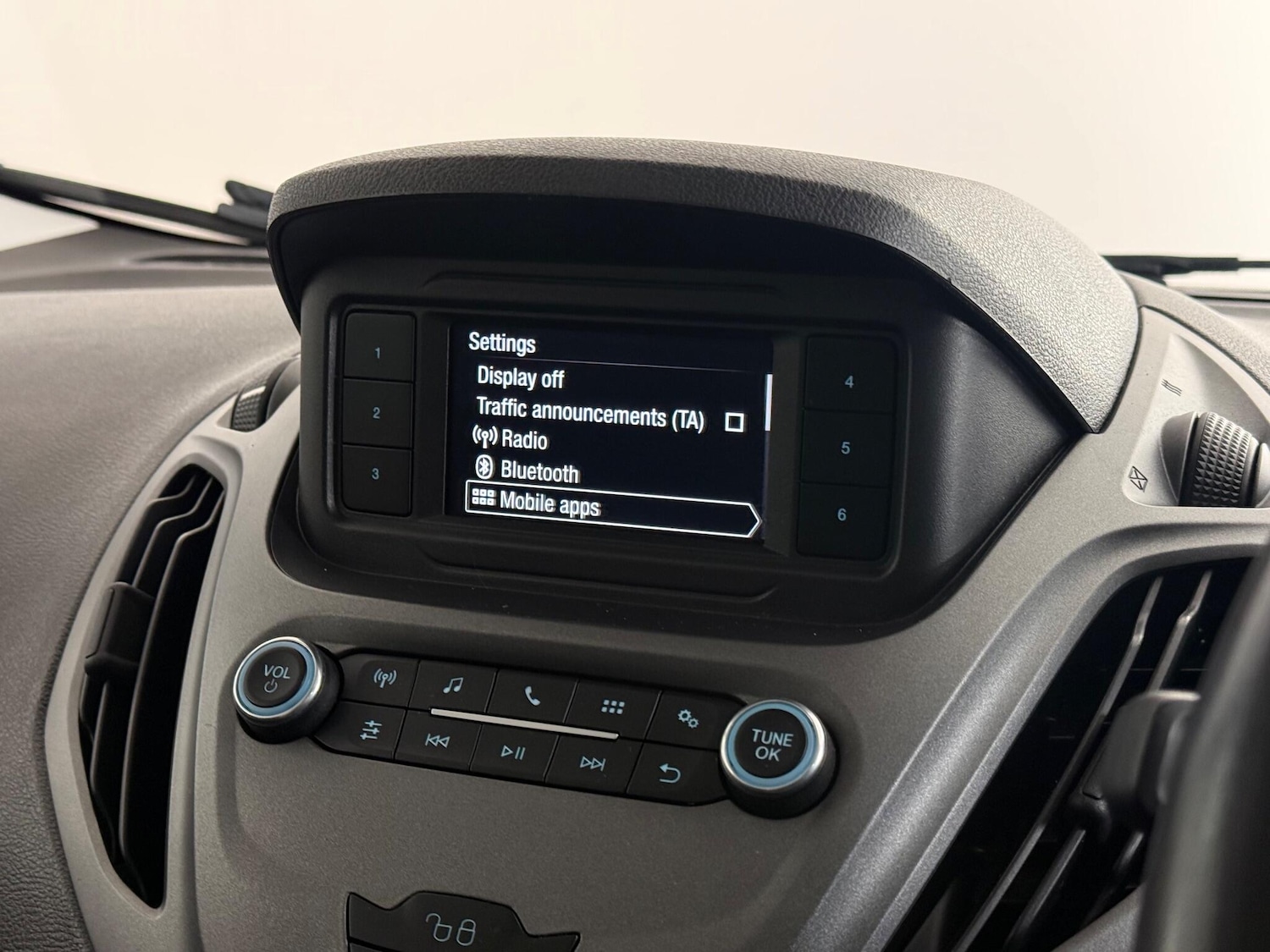 Used Ford Transit Courier 2019 for sale - 77246323: Photo 24