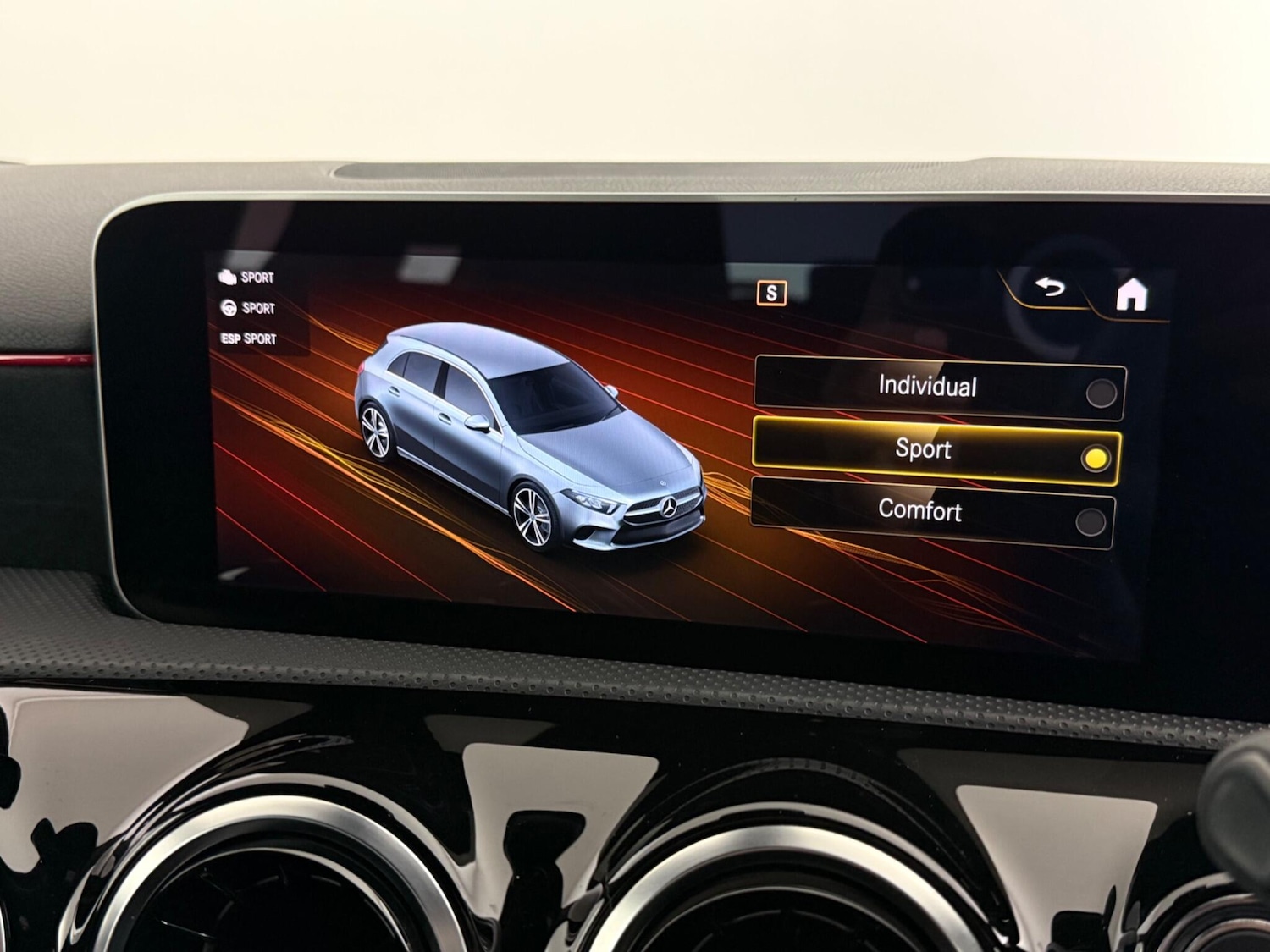 Used Mercedes-Benz A-Class 2019 for sale - 77626368: Photo 27