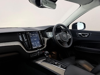 Used Volvo XC60 2018 for sale - 79189234: Photo