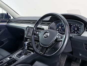Used Volkswagen Passat 2018 for sale - 79658472: Photo