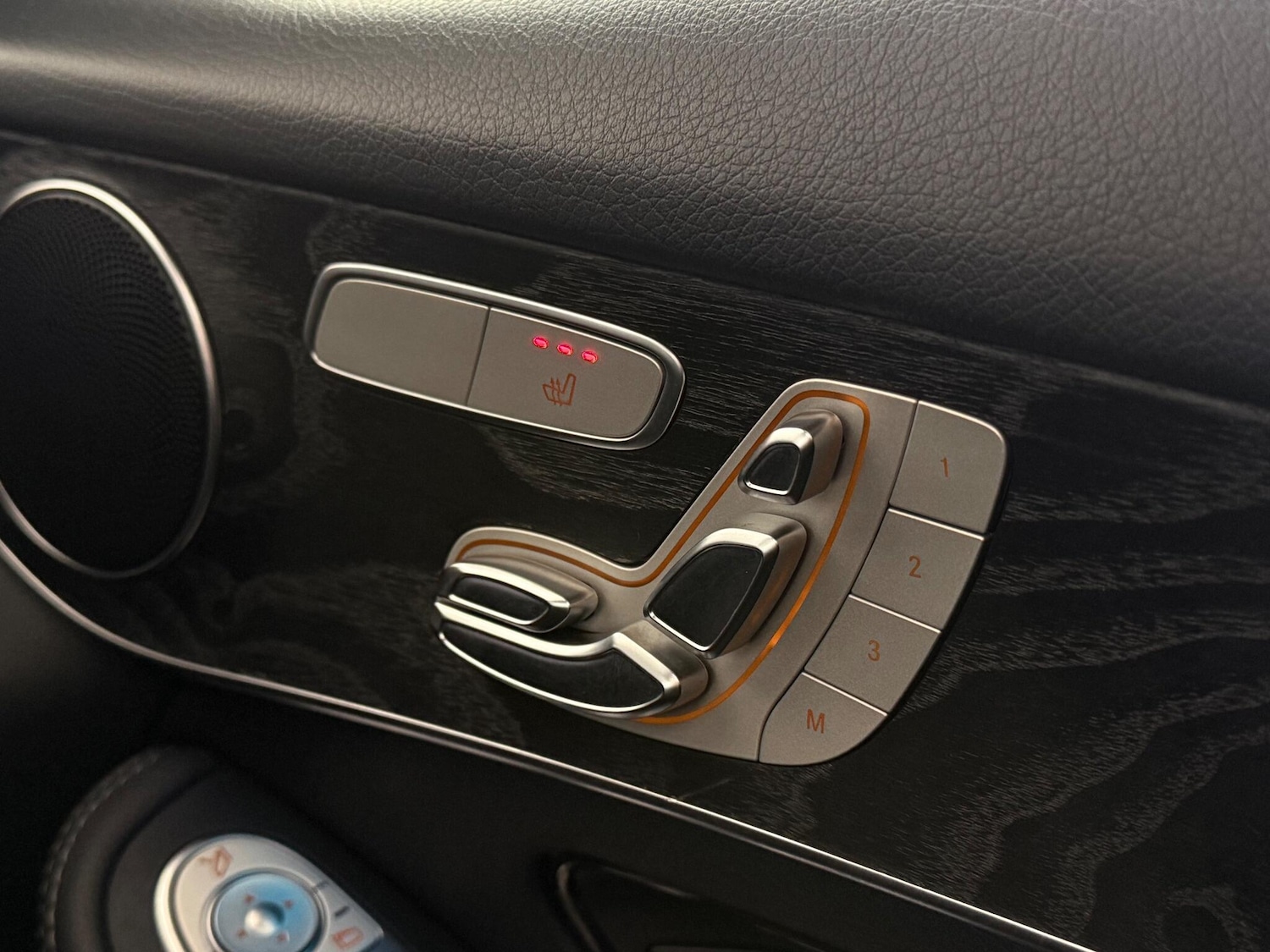 Used Mercedes-Benz GLC 2018 for sale - 77221804: Photo 25