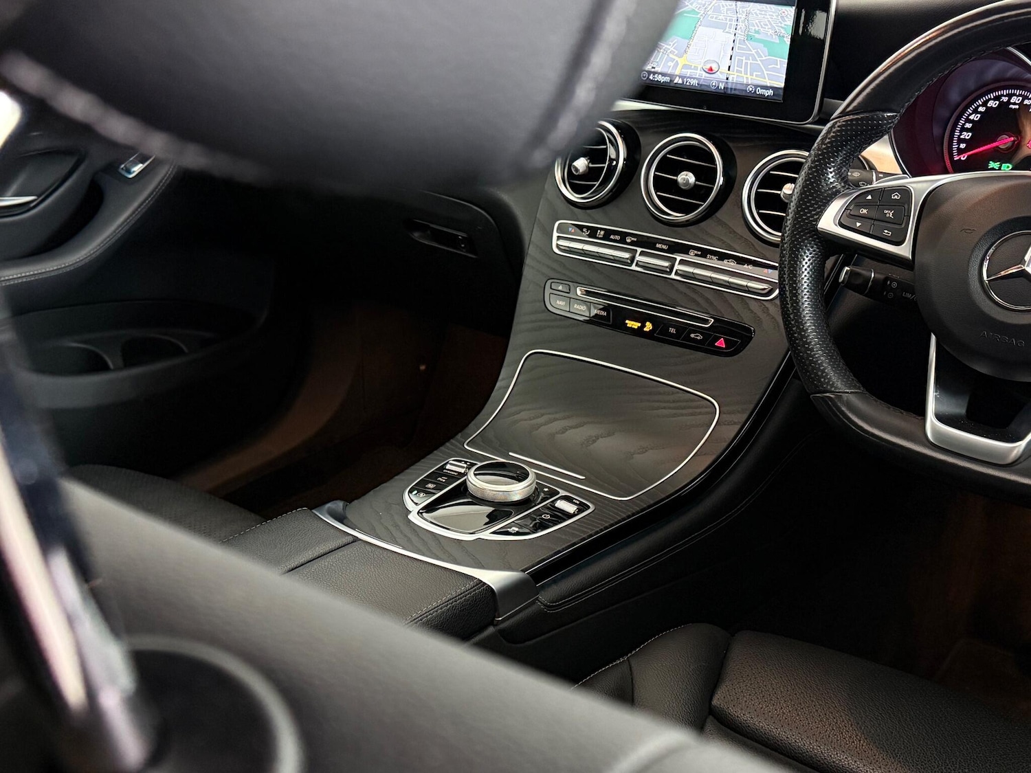 Used Mercedes-Benz GLC 2018 for sale - 77221804: Photo 32