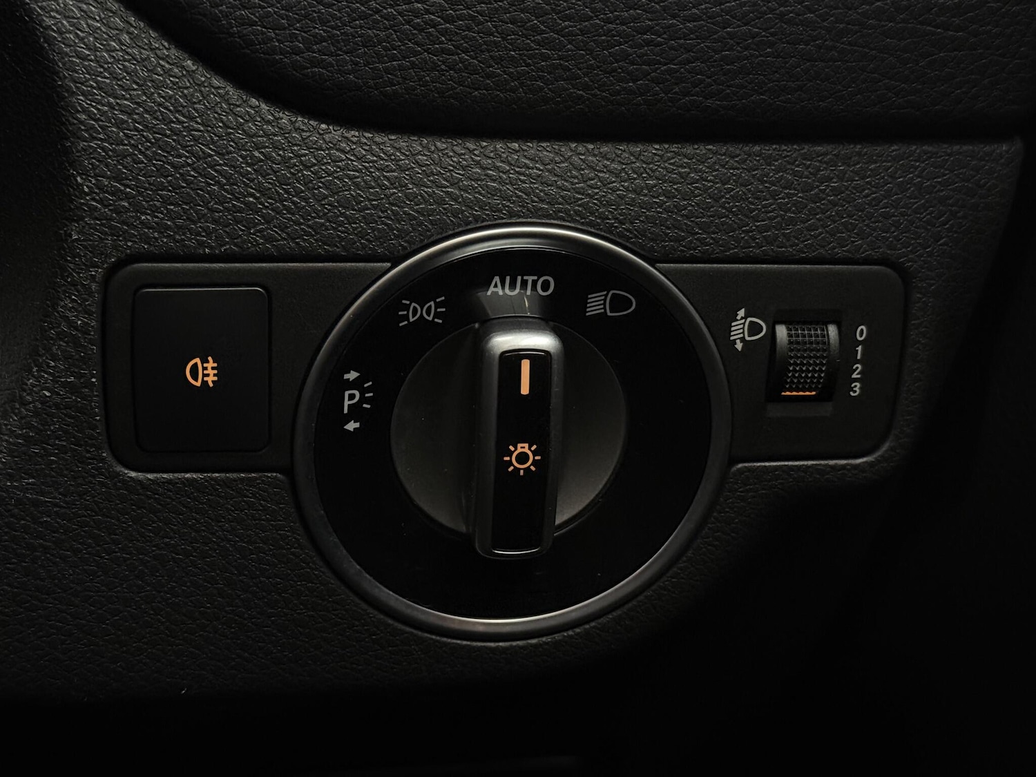 Used Mercedes-Benz CLA 2018 for sale - 77074565: Photo 27