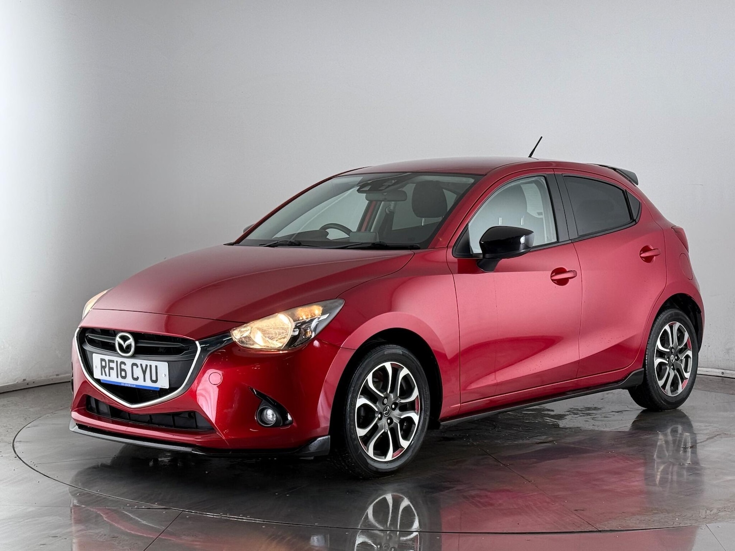 Used Mazda Mazda2 2016 for sale - 77259630: Photo 2