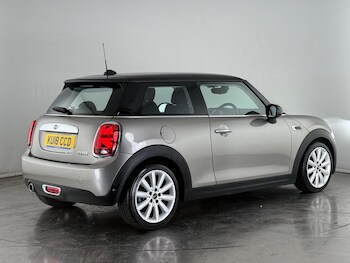 Used MINI Hatch 2018 for sale - 77243108: Photo