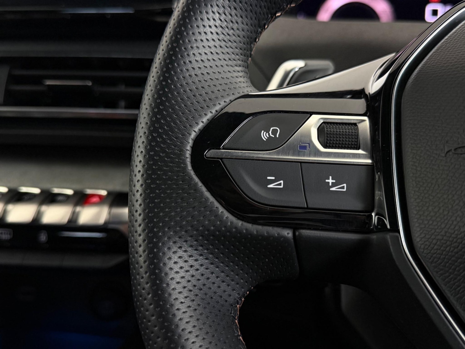 Used Peugeot 3008 2023 for sale - 76466692: Photo 24