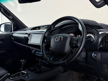 Used Toyota Hilux 2019 for sale - 79248852: Photo
