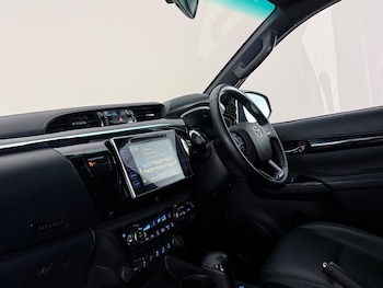 Used Toyota Hilux 2019 for sale - 79248852: Photo