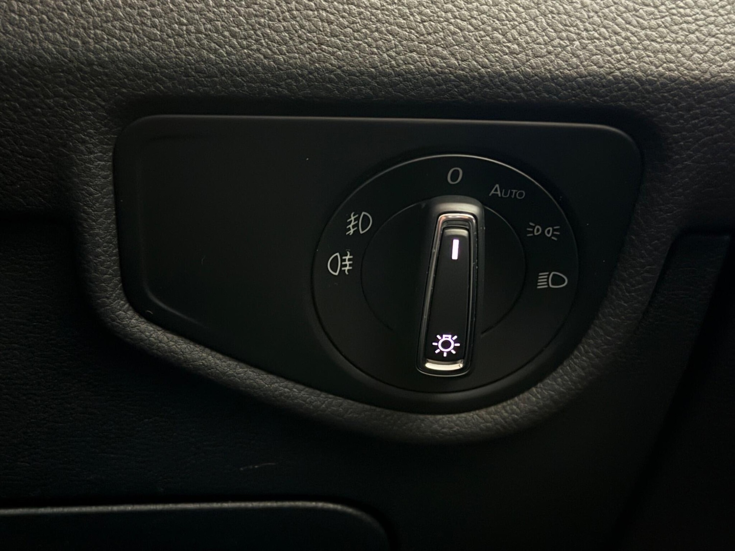 Used Volkswagen Touran 2017 for sale - 77268191: Photo 32