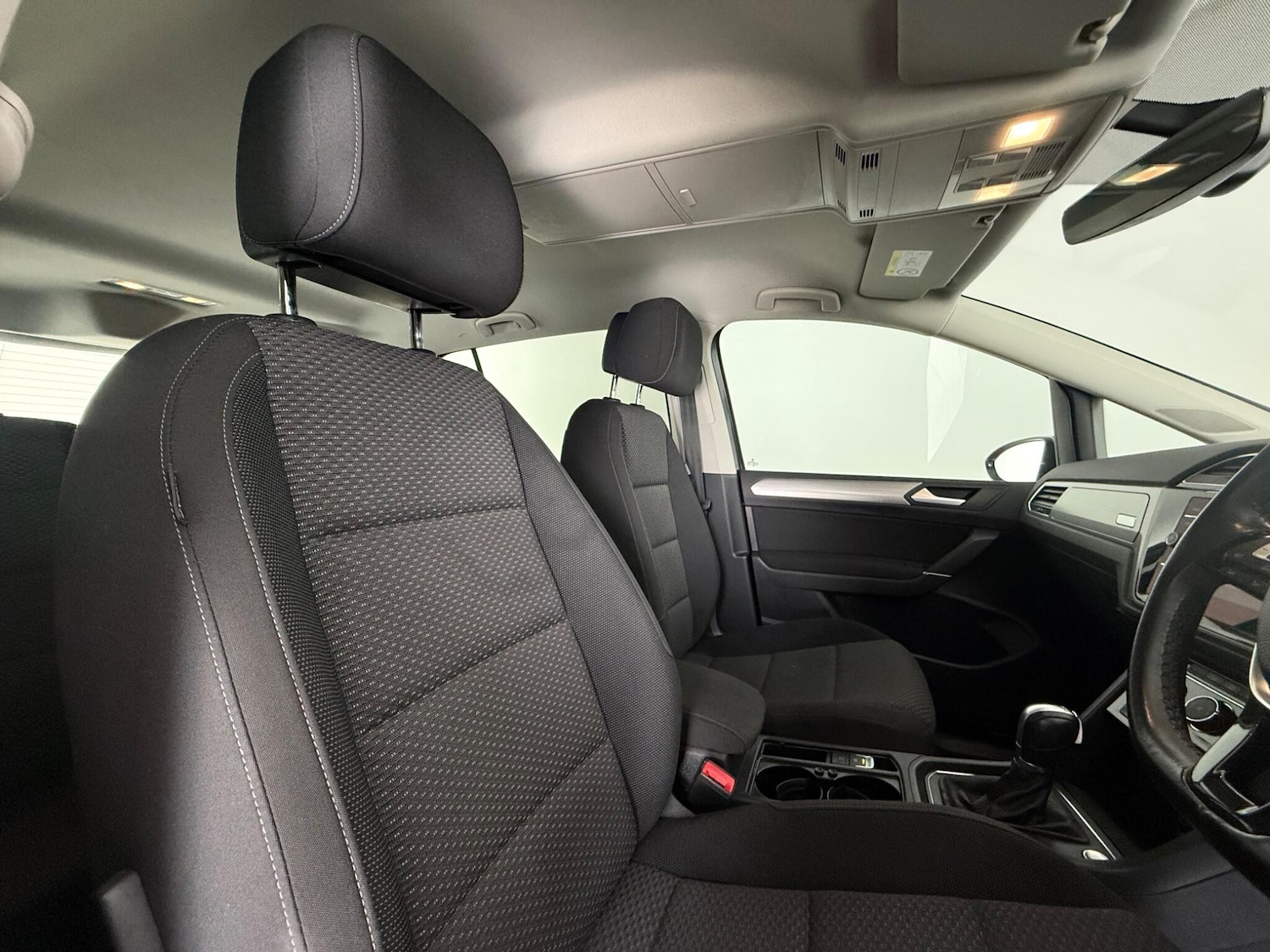 Used Volkswagen Touran 2017 for sale - 77268191: Photo 9