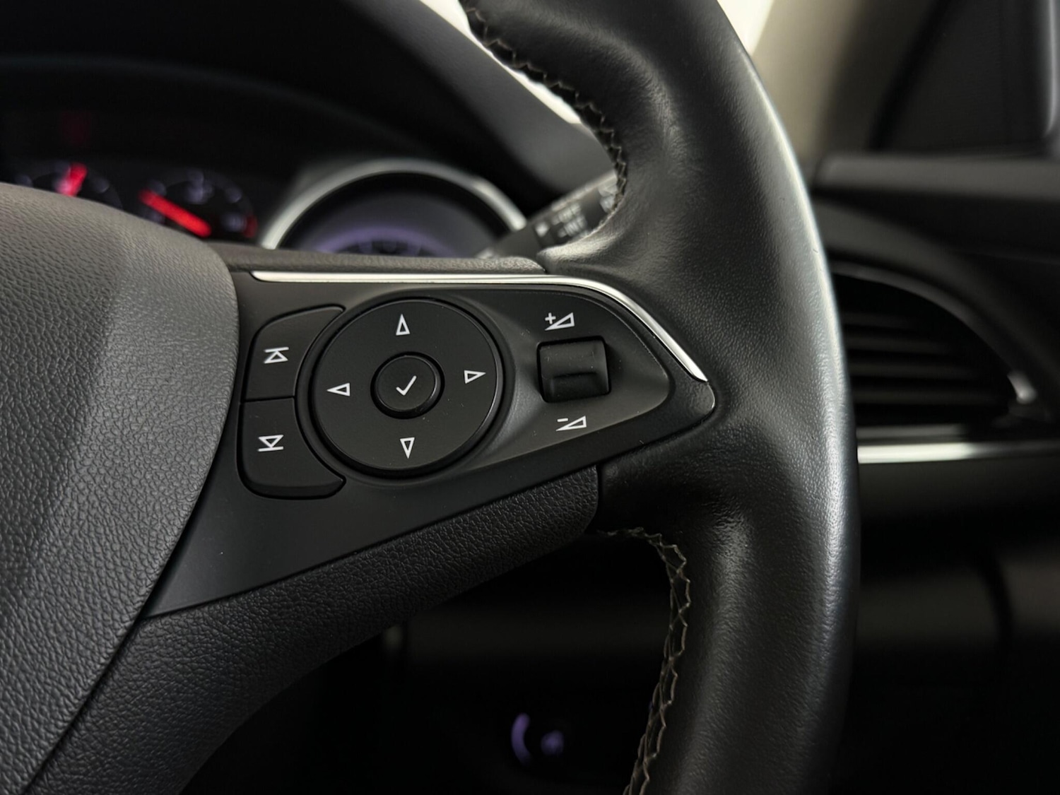 Used Vauxhall Insignia 2018 for sale - 77769876: Photo 19