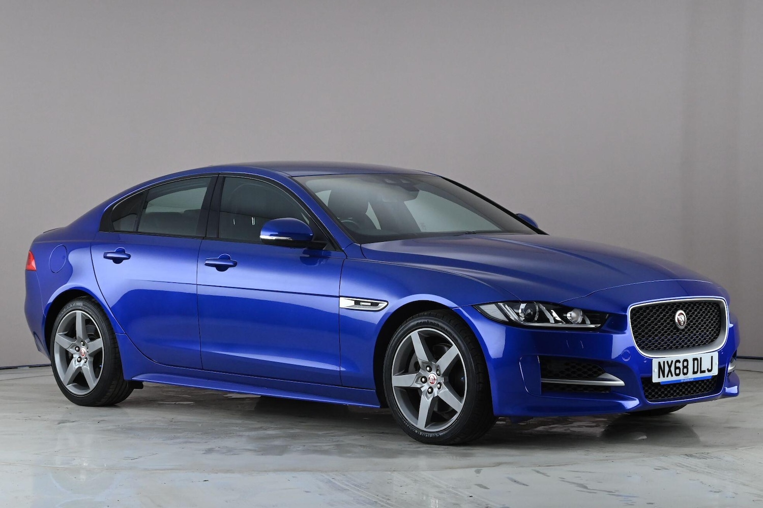 Used Jaguar XE 2018 for sale - 78065048: Photo 1