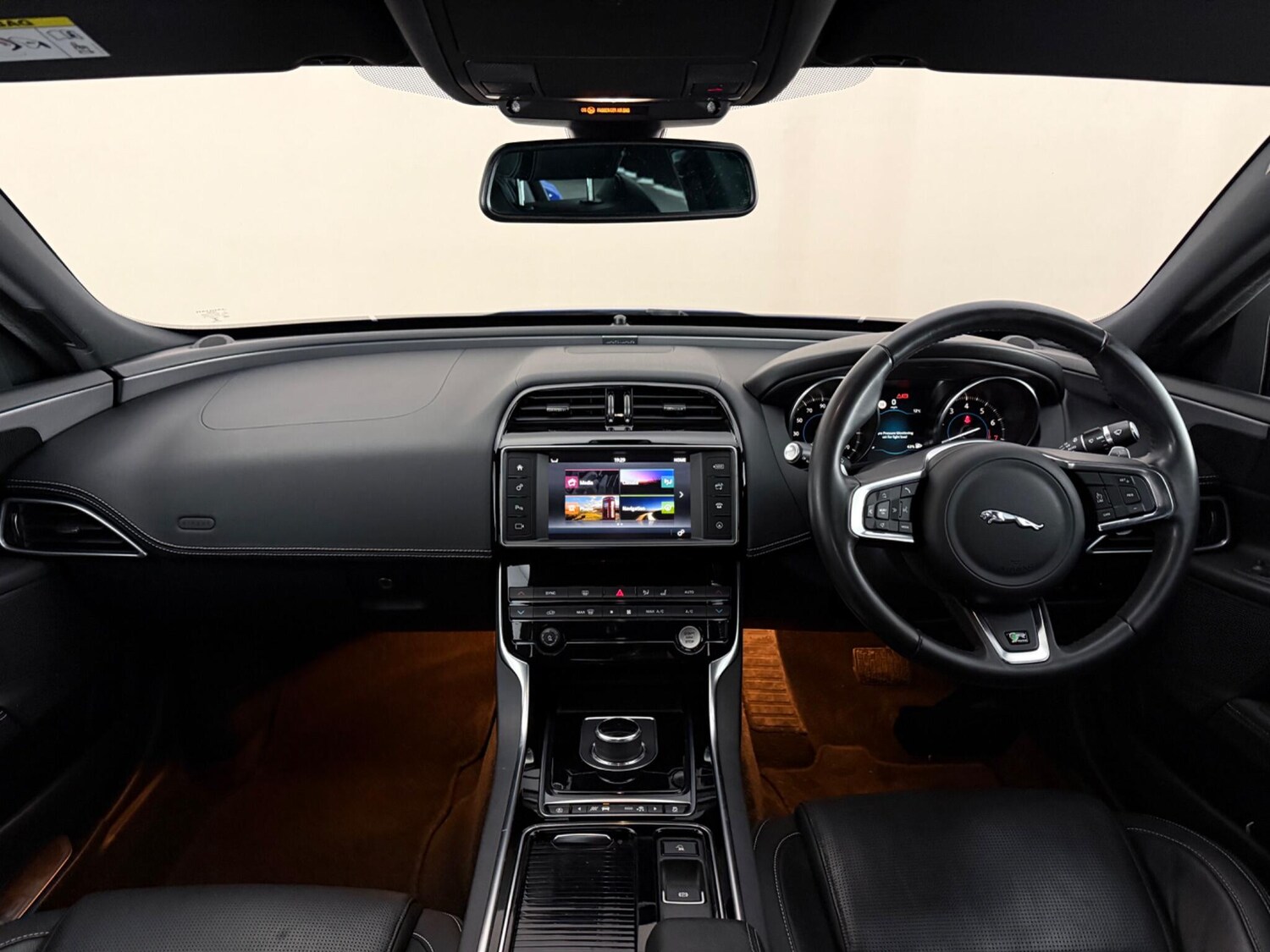 Used Jaguar XE 2018 for sale - 78065048: Photo 11