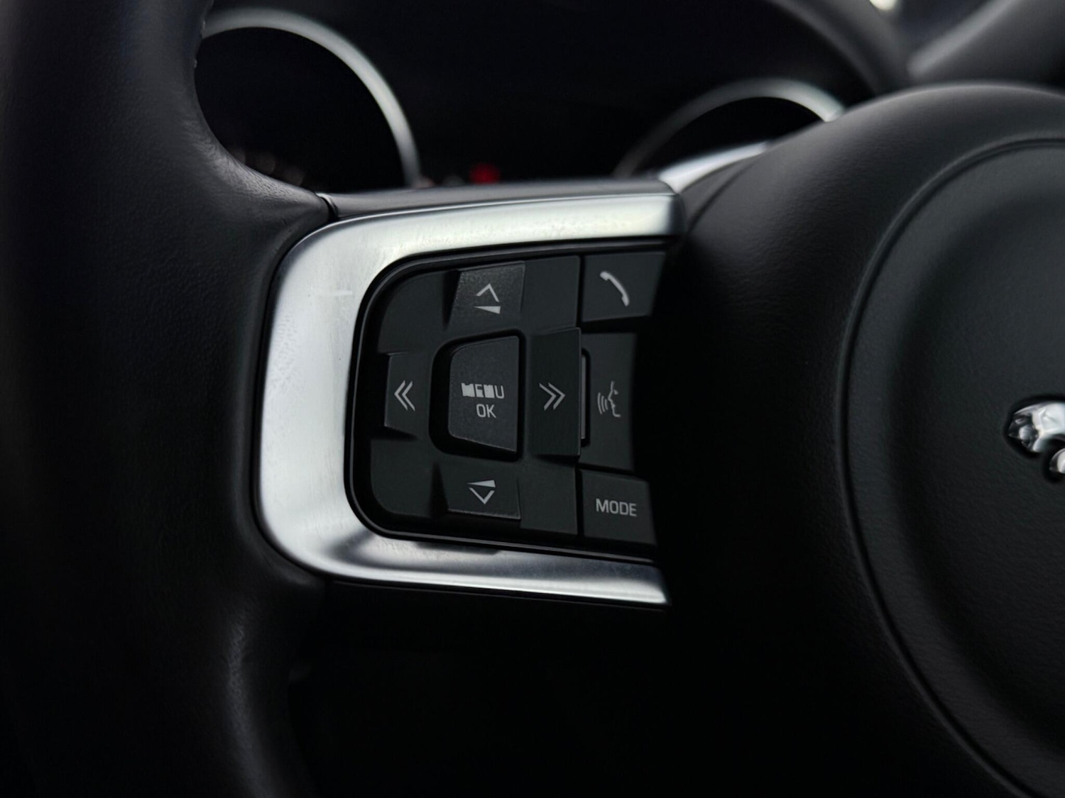 Used Jaguar XE 2018 for sale - 78065048: Photo 13