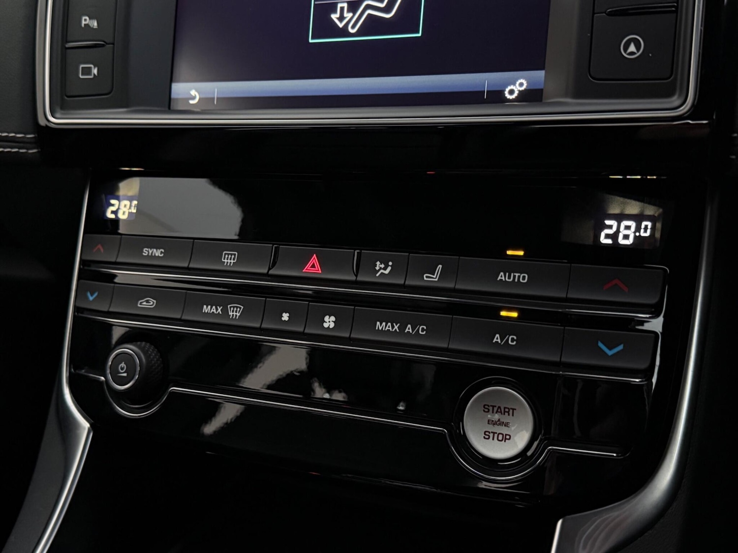 Used Jaguar XE 2018 for sale - 78065048: Photo 19