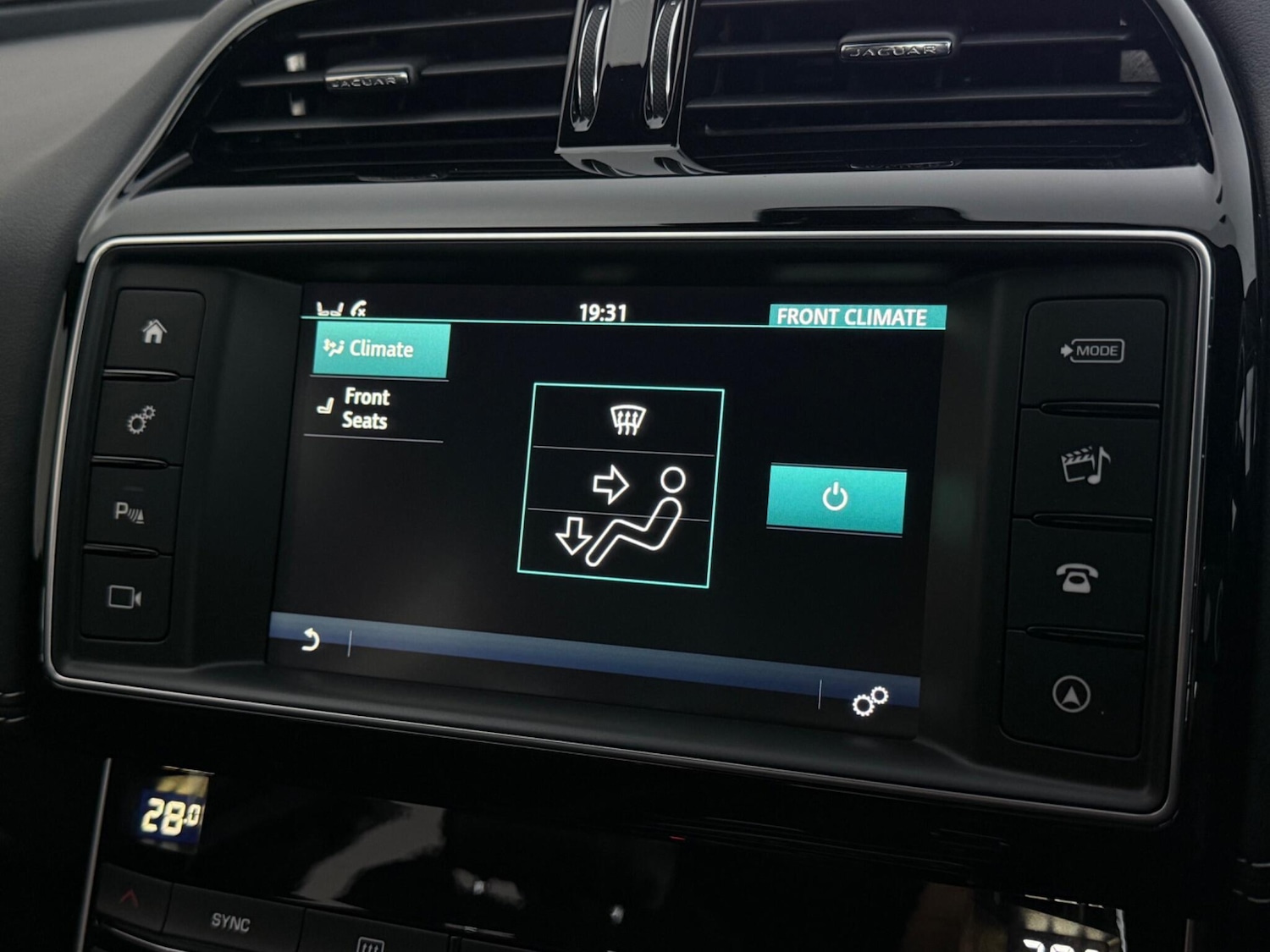 Used Jaguar XE 2018 for sale - 78065048: Photo 21