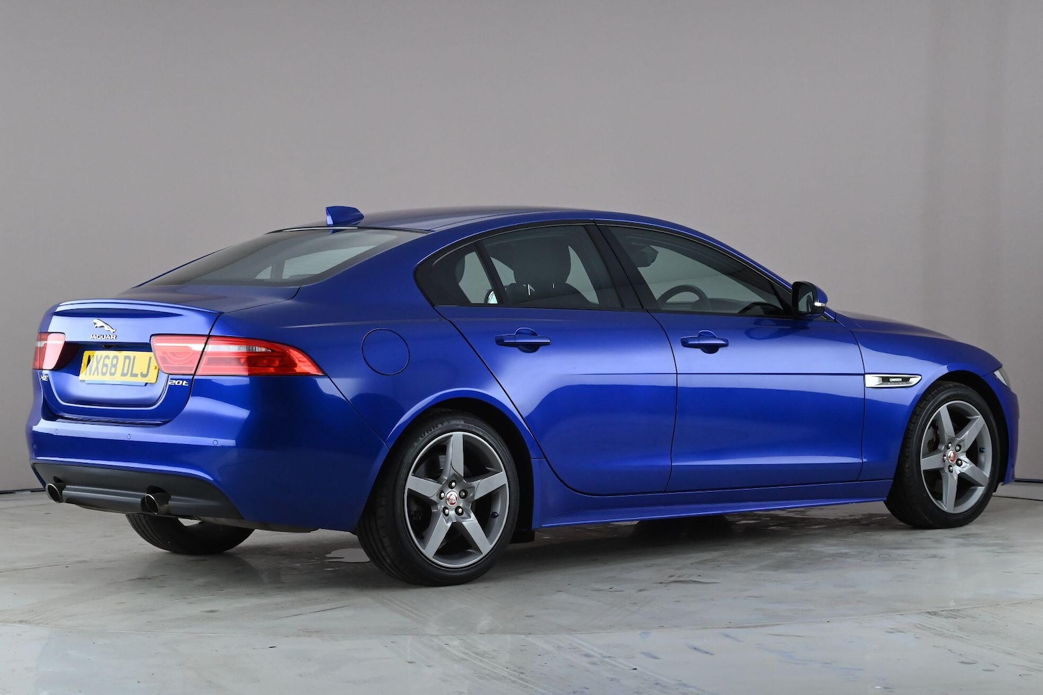 Used Jaguar XE 2018 for sale - 78065048: Photo 4