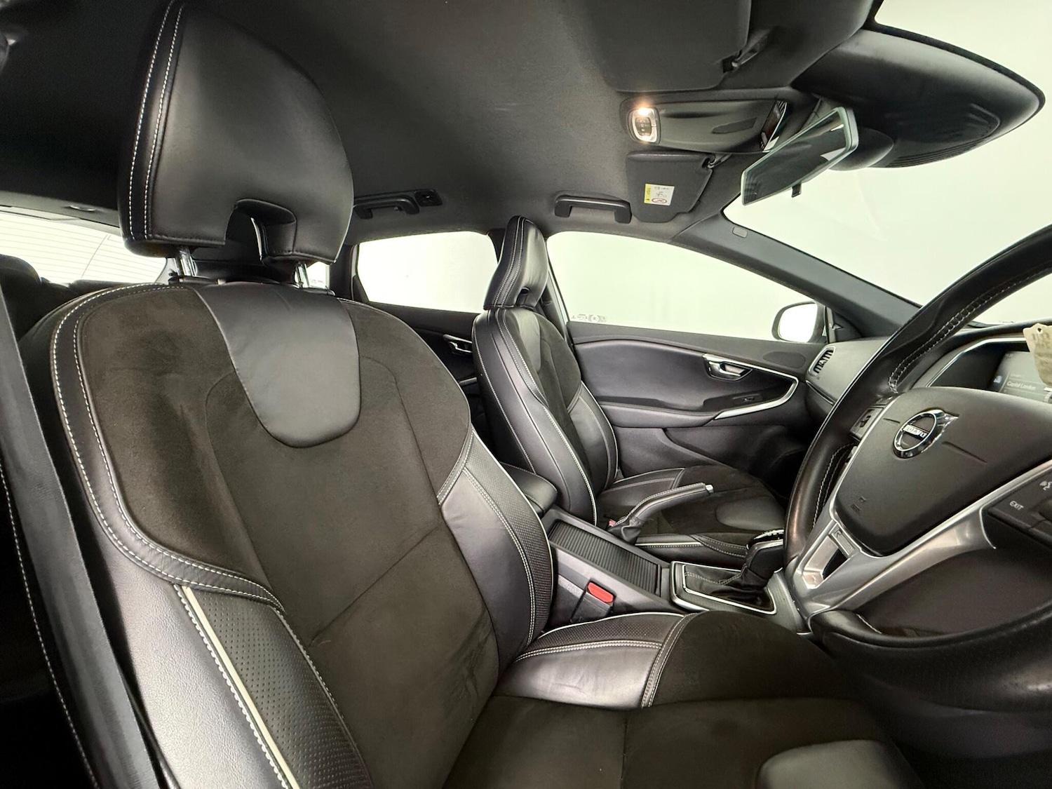 Used Volvo V40 2018 for sale - 77371889: Photo 11