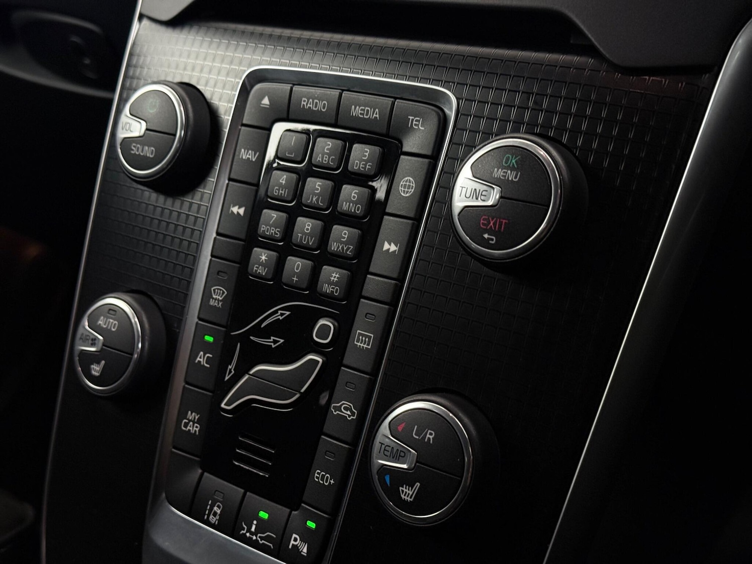 Used Volvo V40 2018 for sale - 77371889: Photo 30