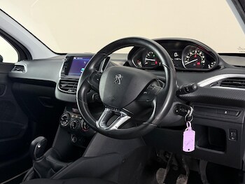 Used Peugeot 208 2017 for sale - 78947638: Photo