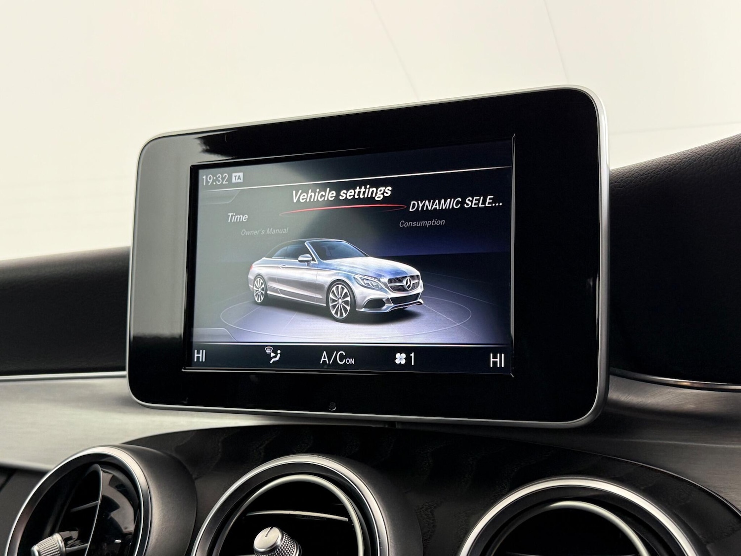 Used Mercedes-Benz C Class 2018 for sale - 77182484: Photo 32