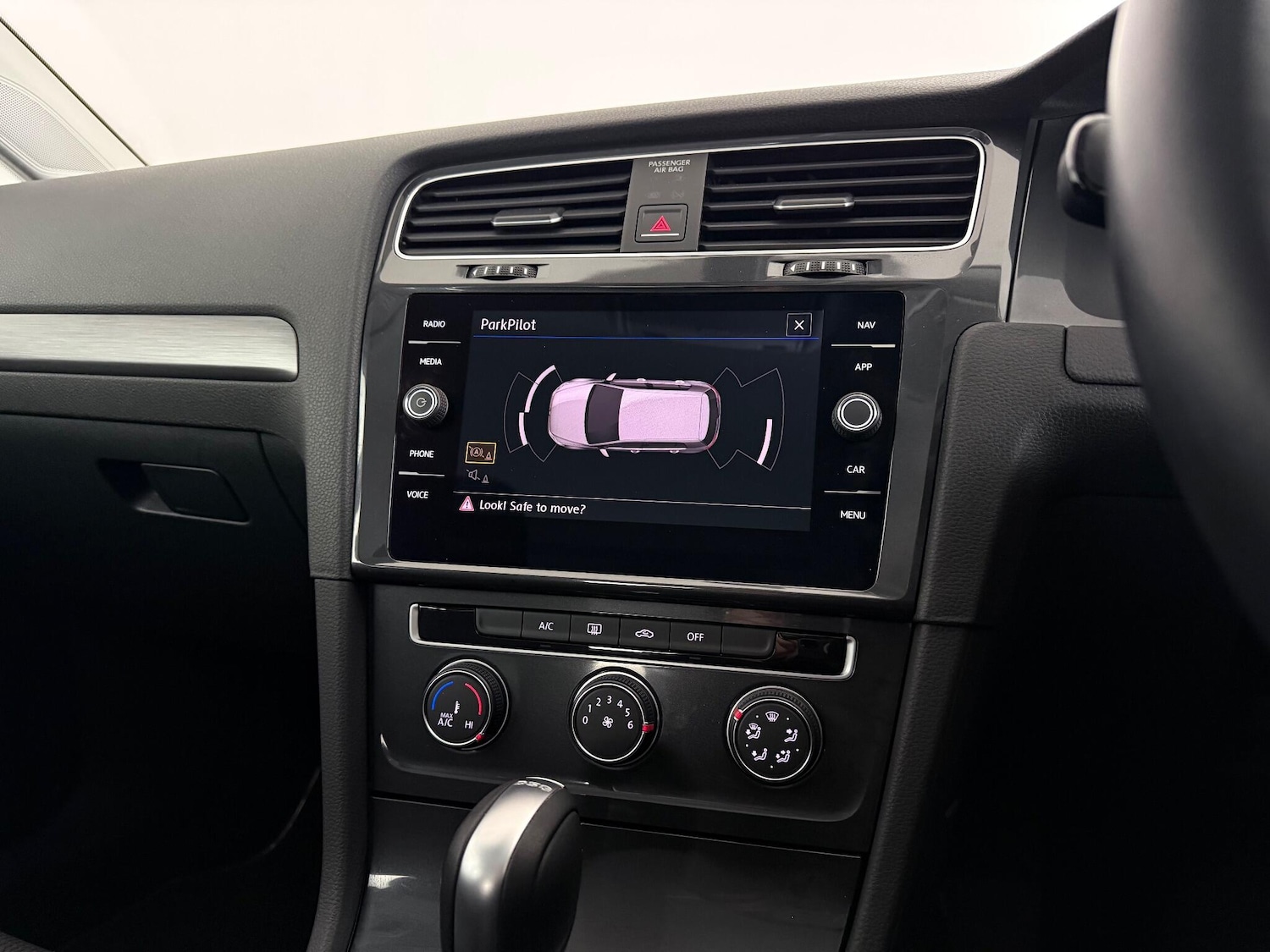 Used Volkswagen Golf 2018 for sale - 77222789: Photo 32