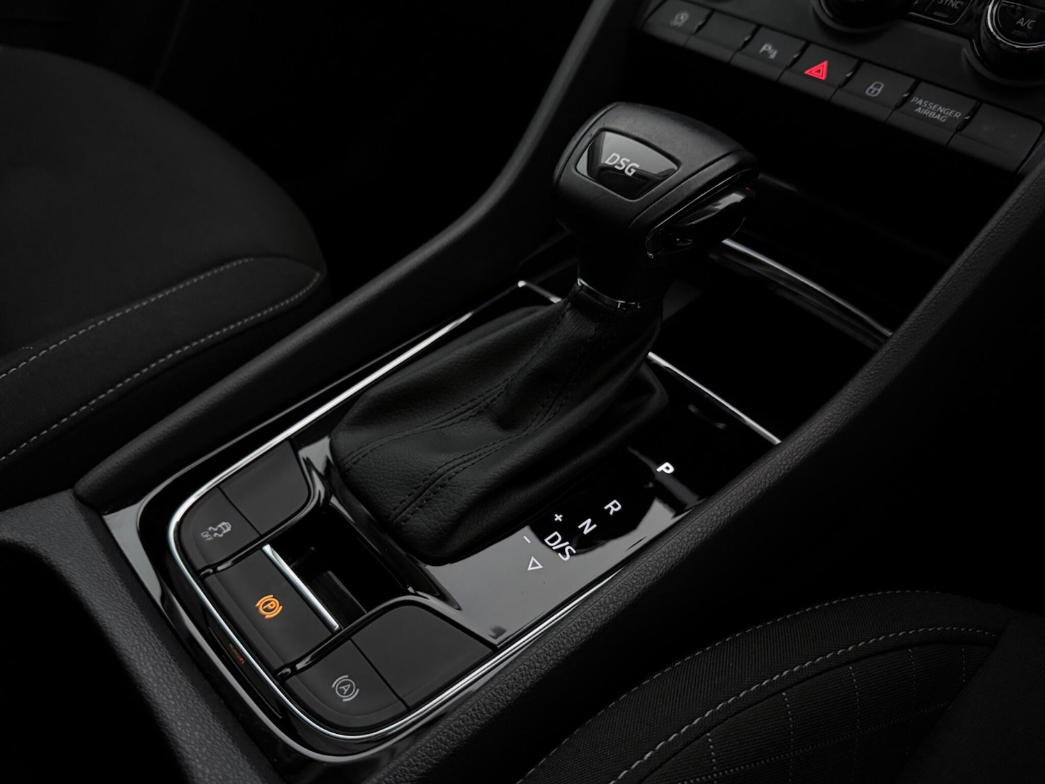 Used Skoda Karoq 2021 for sale - 78048324: Photo 33