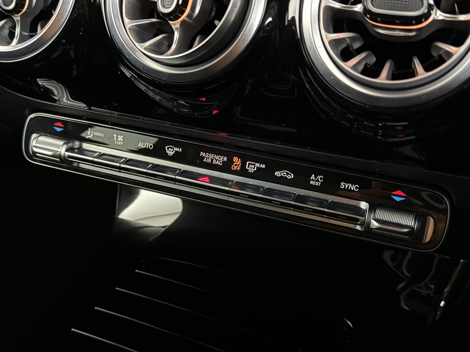 Used Mercedes-Benz CLA 2023 for sale - 76466870: Photo 40