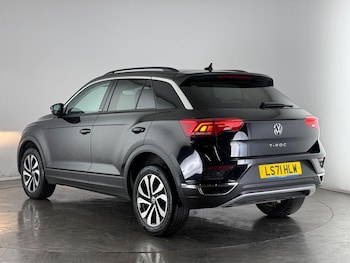 Used Volkswagen T-Roc 2021 for sale - 77260081: Photo