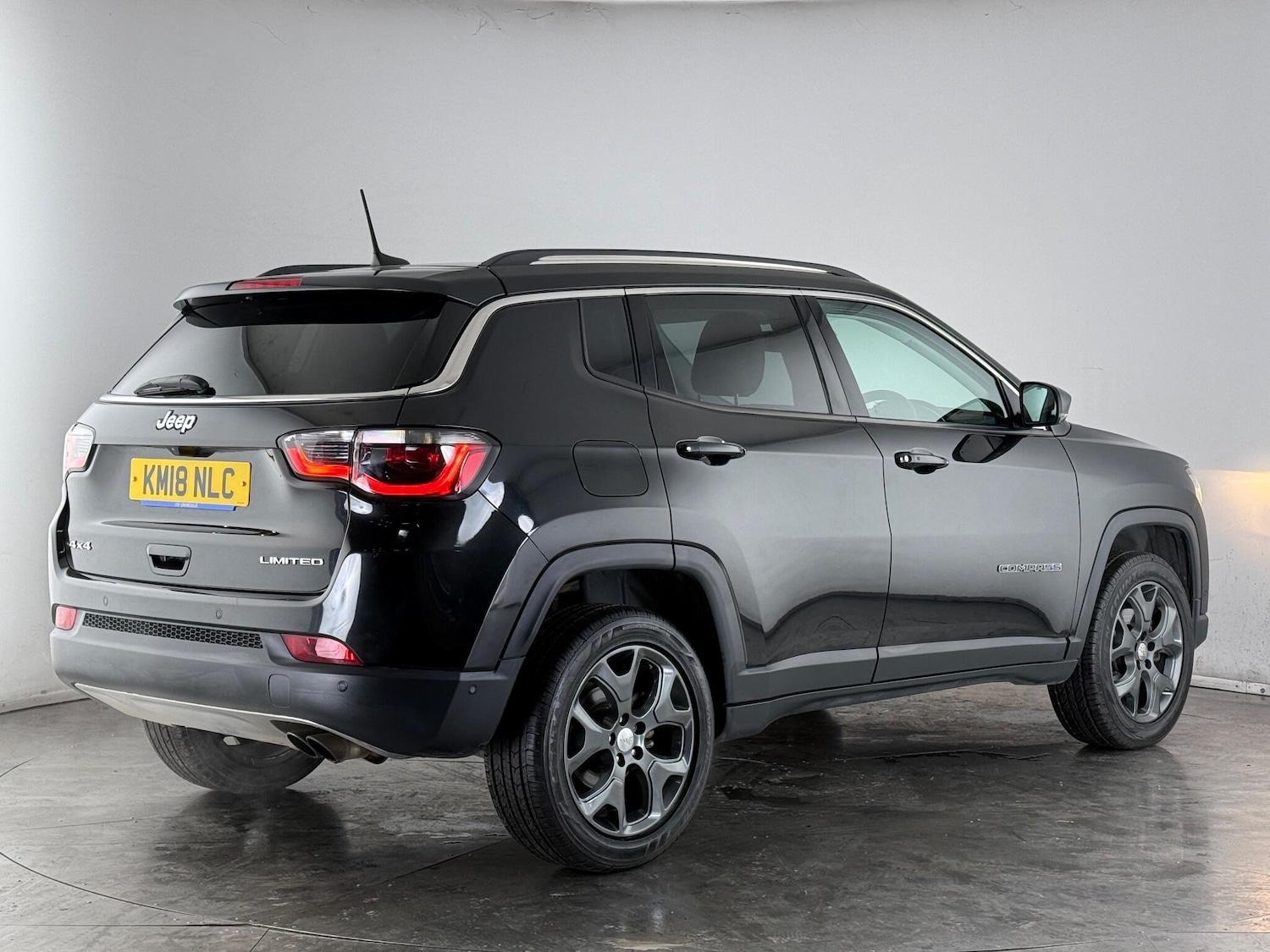 Used Jeep Compass 2018 for sale - 77182878: Photo 3