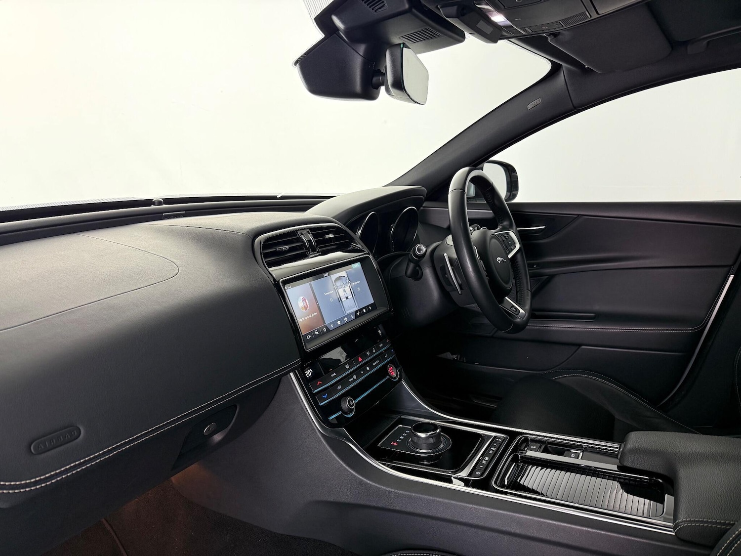 Used Jaguar XE 2019 for sale - 77260462: Photo 13